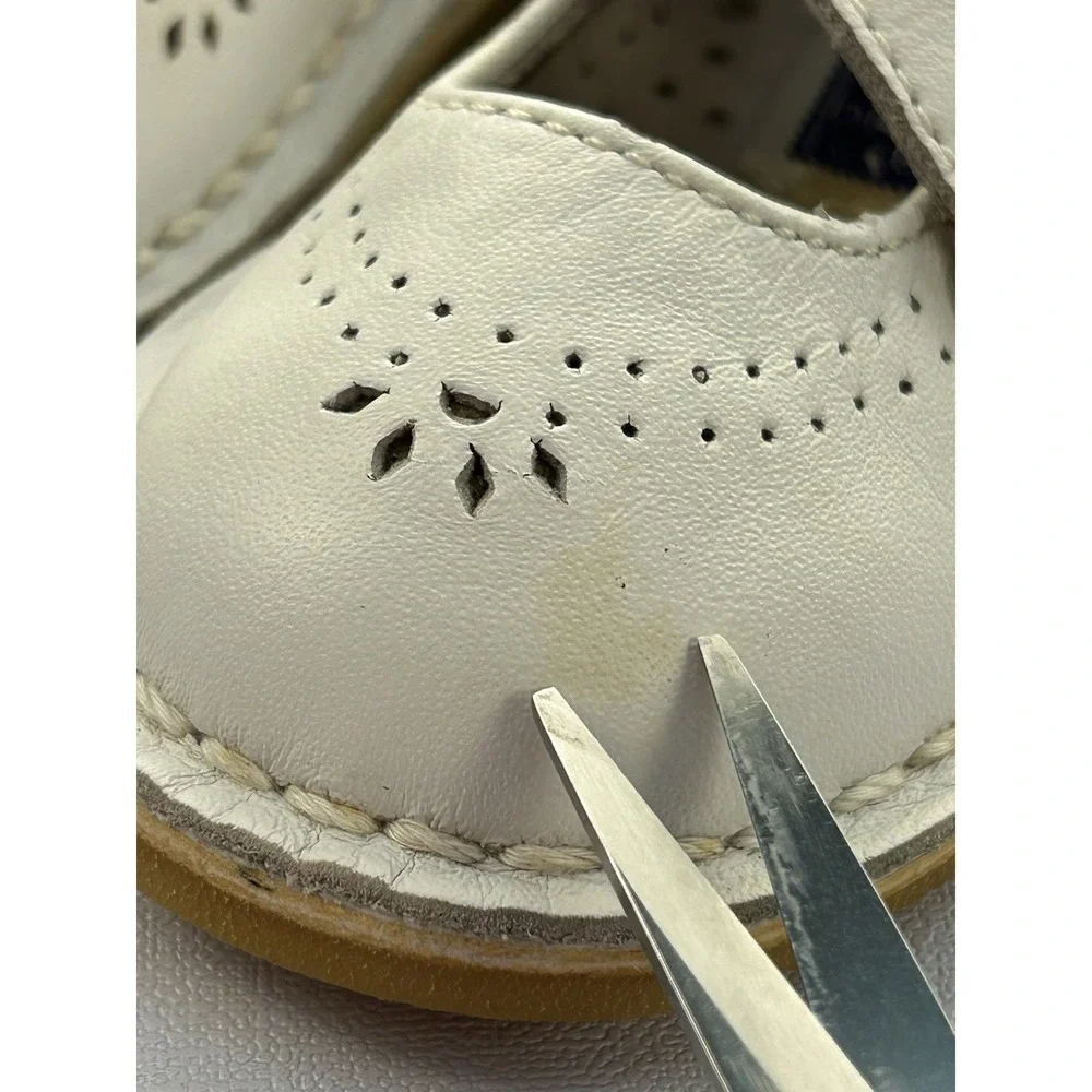 L'Amour Girls Size 5 White Leather Mary Jane Shoes Perforated Floral Dress